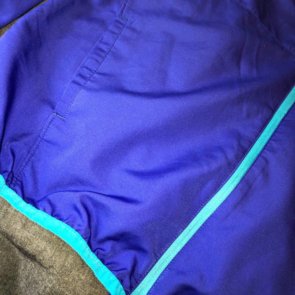 Champion Windbreaker - Picture 4 of 8